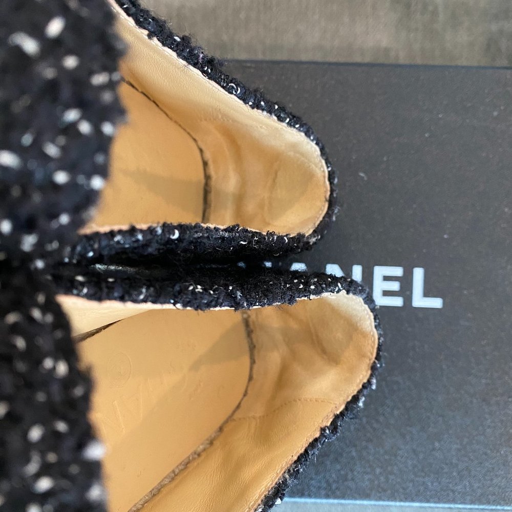 Chanel Espadrille Tweed Canvas Flats in Black & Silver (CC-0426N-0119) - Picture 9 of 13